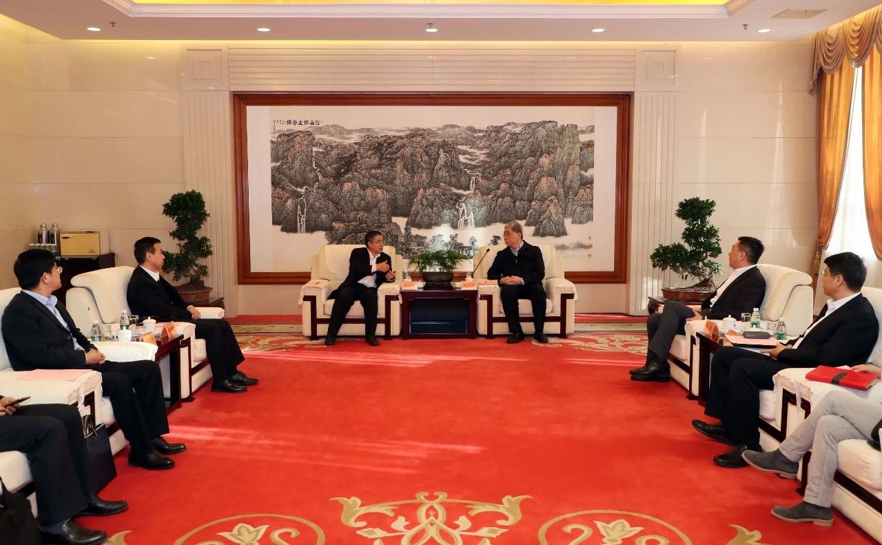 雷凡培會(huì)見中國船級(jí)社黨委副書記、總裁莫鑒輝一行